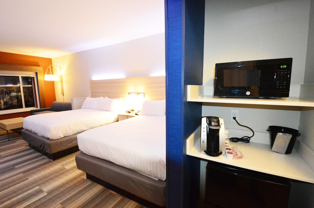 Suite, Multiple Beds photo 1