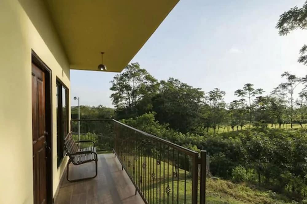 Family Room, 2 Bedrooms, Kitchen, Mountain View