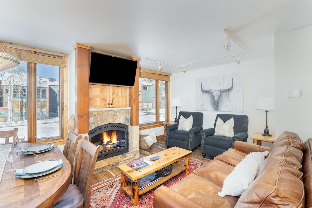 Condo, 3 Bedrooms