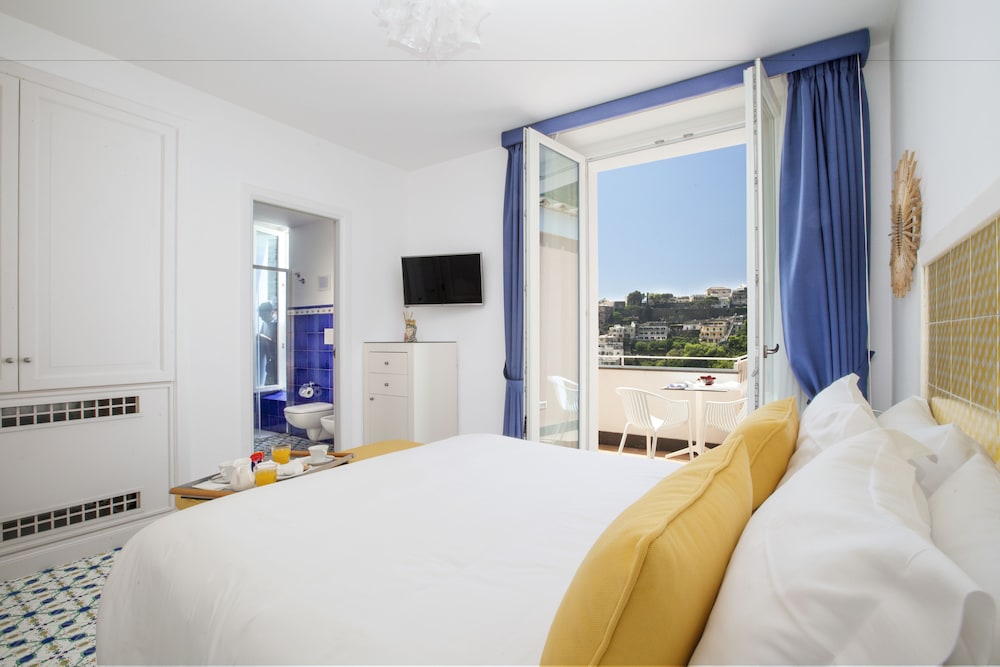 Standard Double Room, Terrace, Sea View photo 1