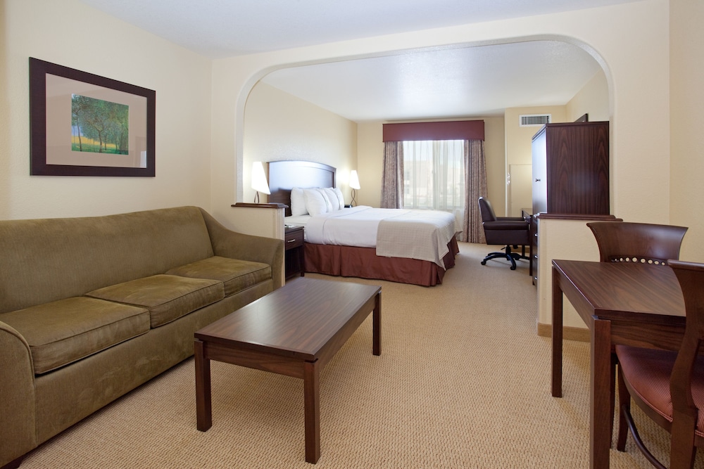 Standard Room, 1 King Bed with Sofa bed - Photo 2