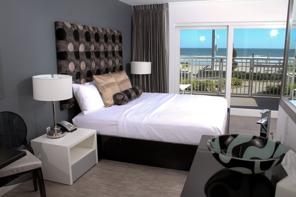 Standard Room, 2 Queen Beds, Kitchenette photo 2