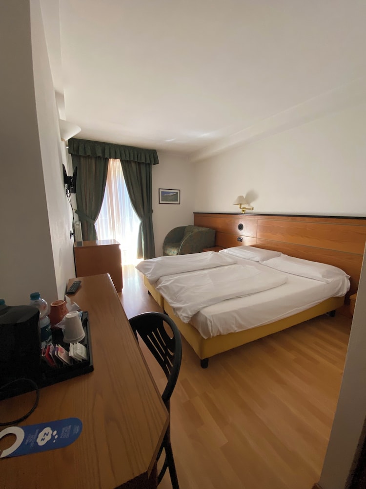 Double Room - Photo 4