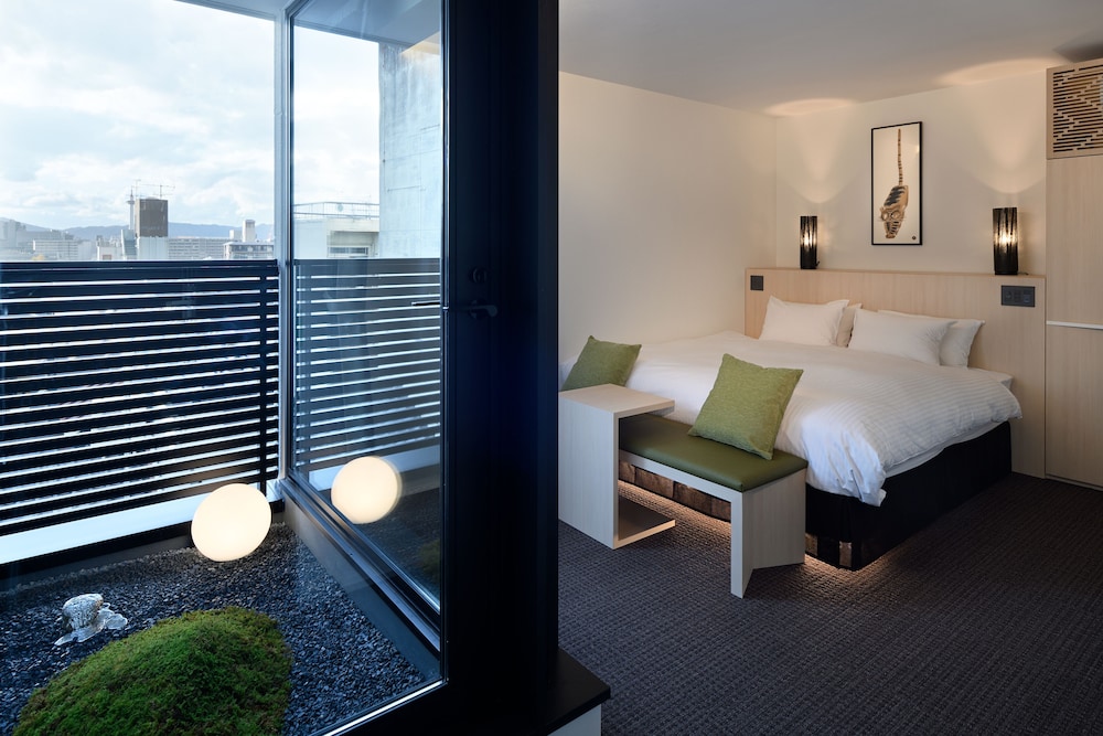 Superior King, Garden View - Photo 2
