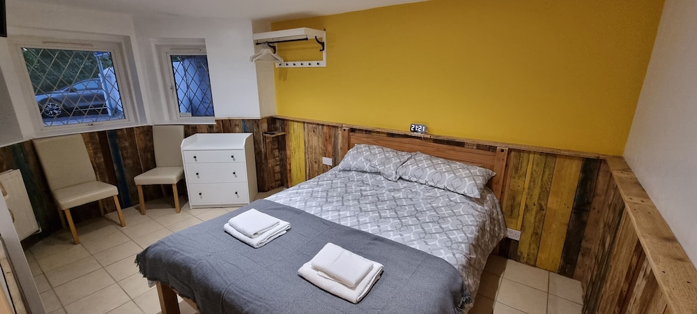 Deluxe Double Room, 1 King Bed, Non Smoking, Pet Friendly
