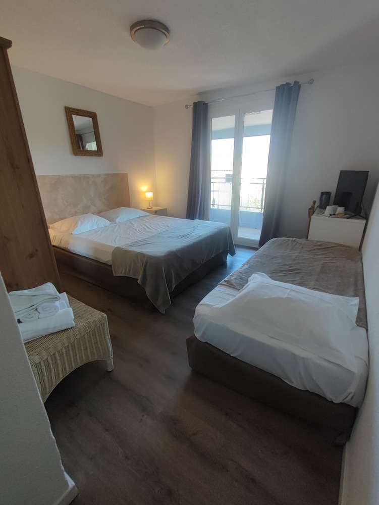 Triple Room - Photo 1