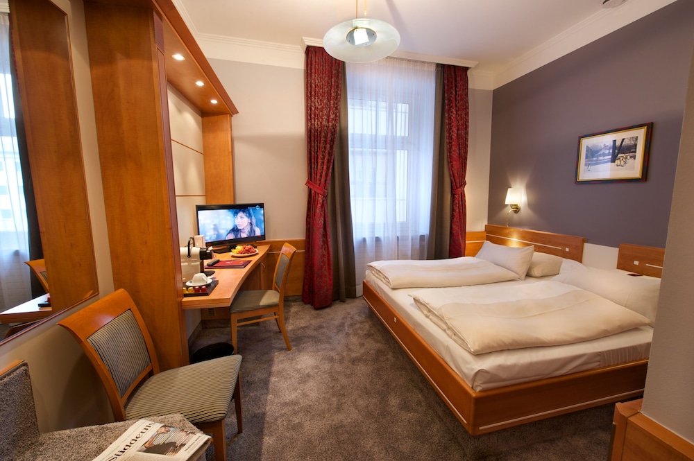 Double Room, 1 Queen Bed - Photo 3