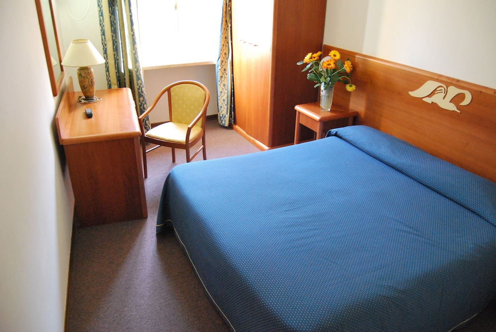 Standard Double or Twin Room, Private Bathroom