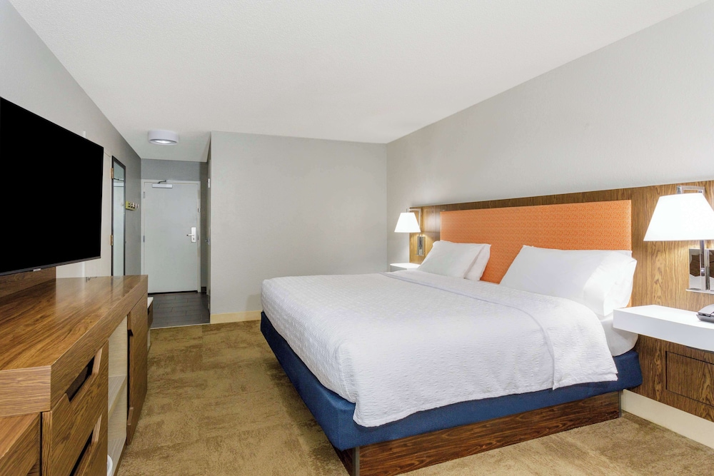 Room, 1 King Bed, Accessible - Photo 3