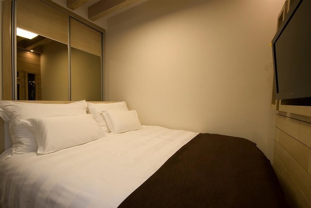 Suite, 2 Bedrooms photo 2