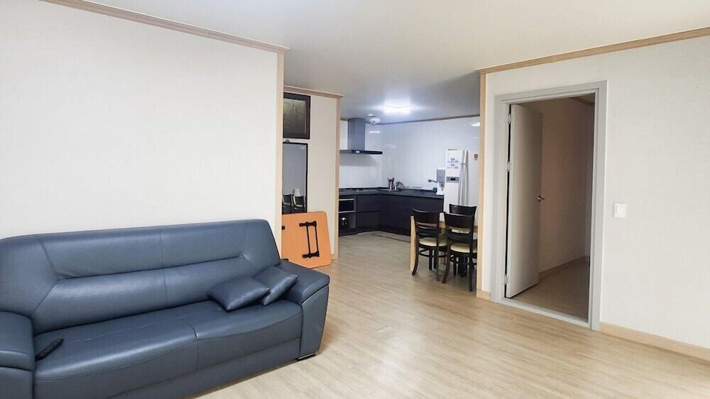Room (private house) - Photo 5