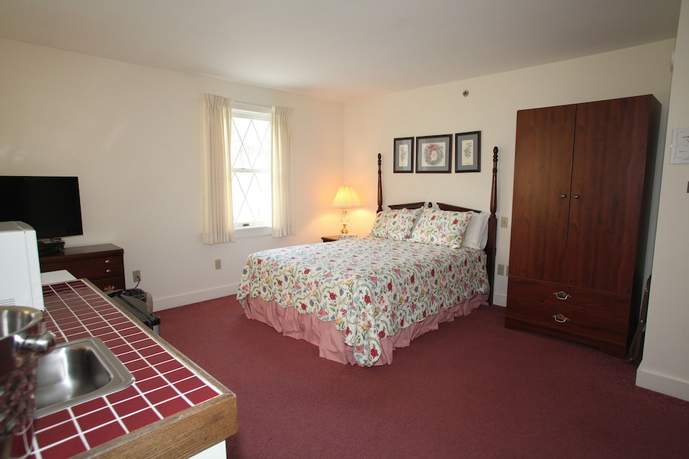 Suite, 1 Queen Bed, Jetted Tub