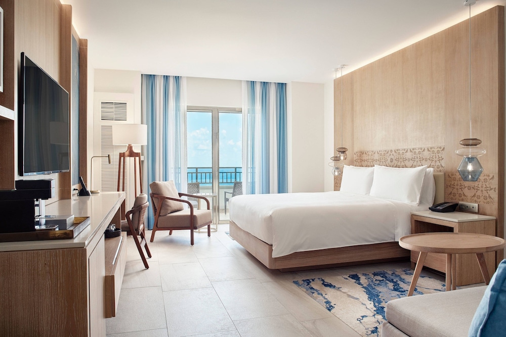 Premium Room, 1 King Bed, Ocean View (Balcony) - Photo 1