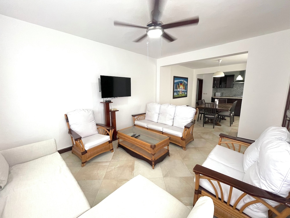 Deluxe Apartment, Resort View, Beachside