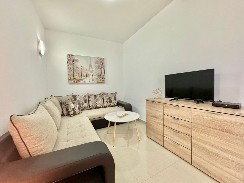 Family Apartment, Garden View