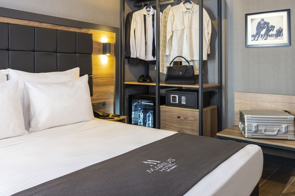 Superior Double or Twin Room photo 2