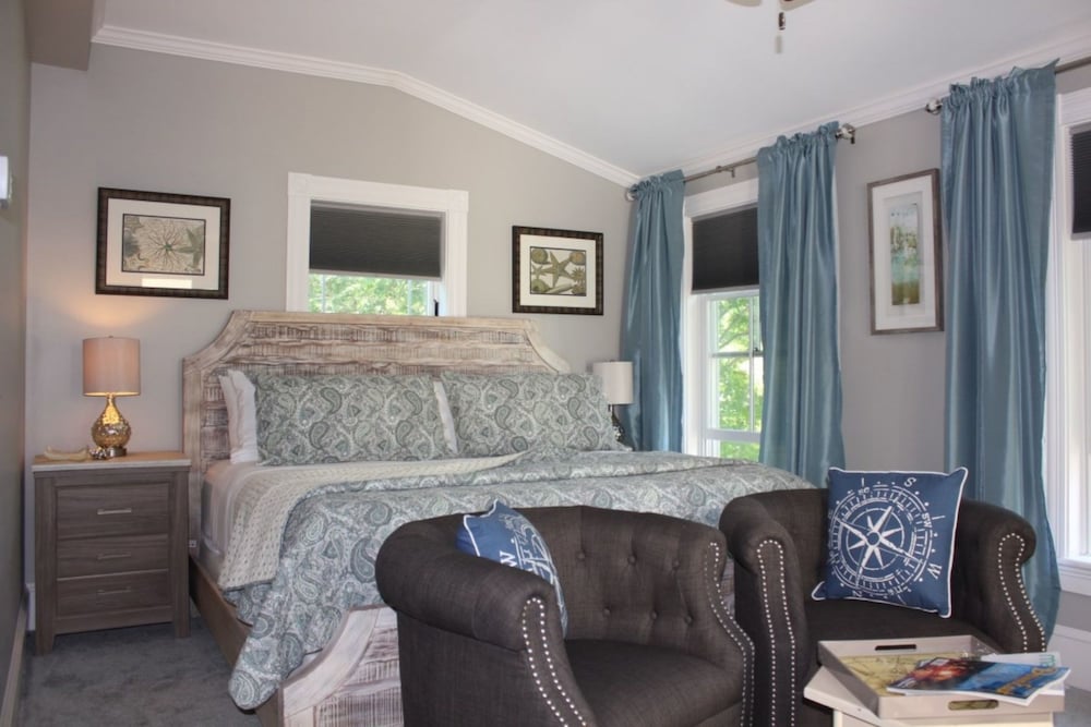 Premium Room, Private Bathroom (Compass Rose - King, Balcony Room) photo 2