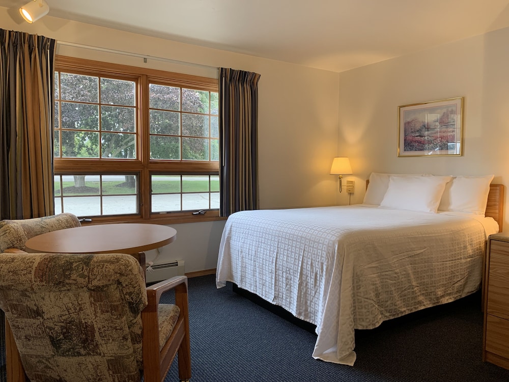 Room, 1 Queen Bed (First Floor) photo 1