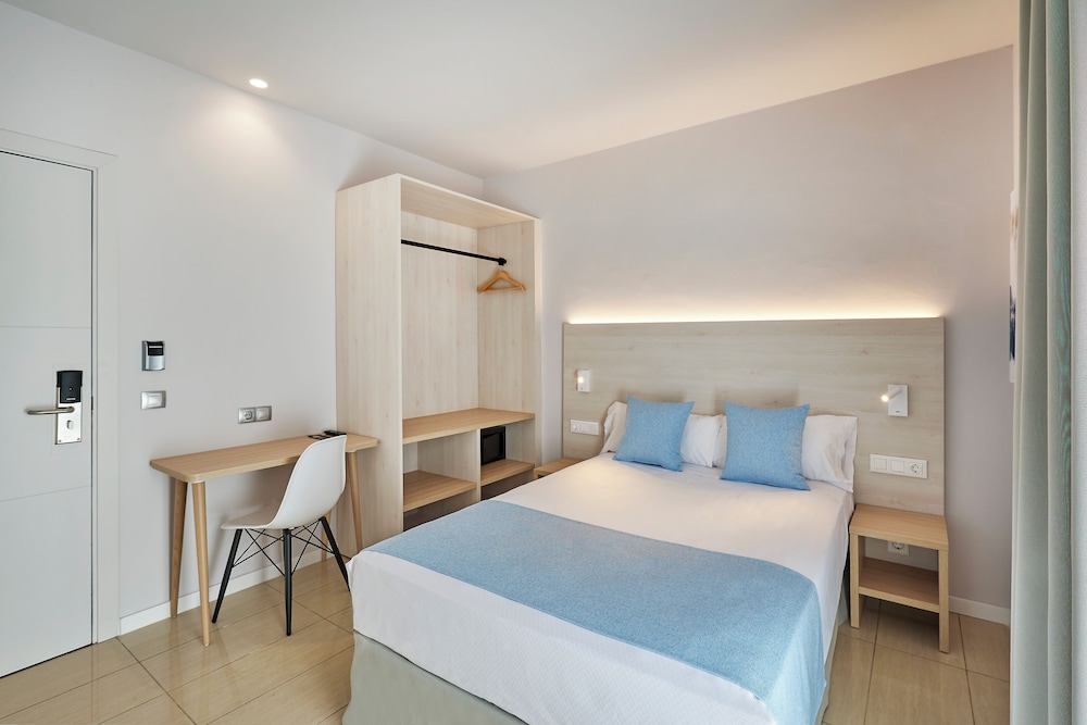 Double Room, Balcony, Sea View - Photo 4