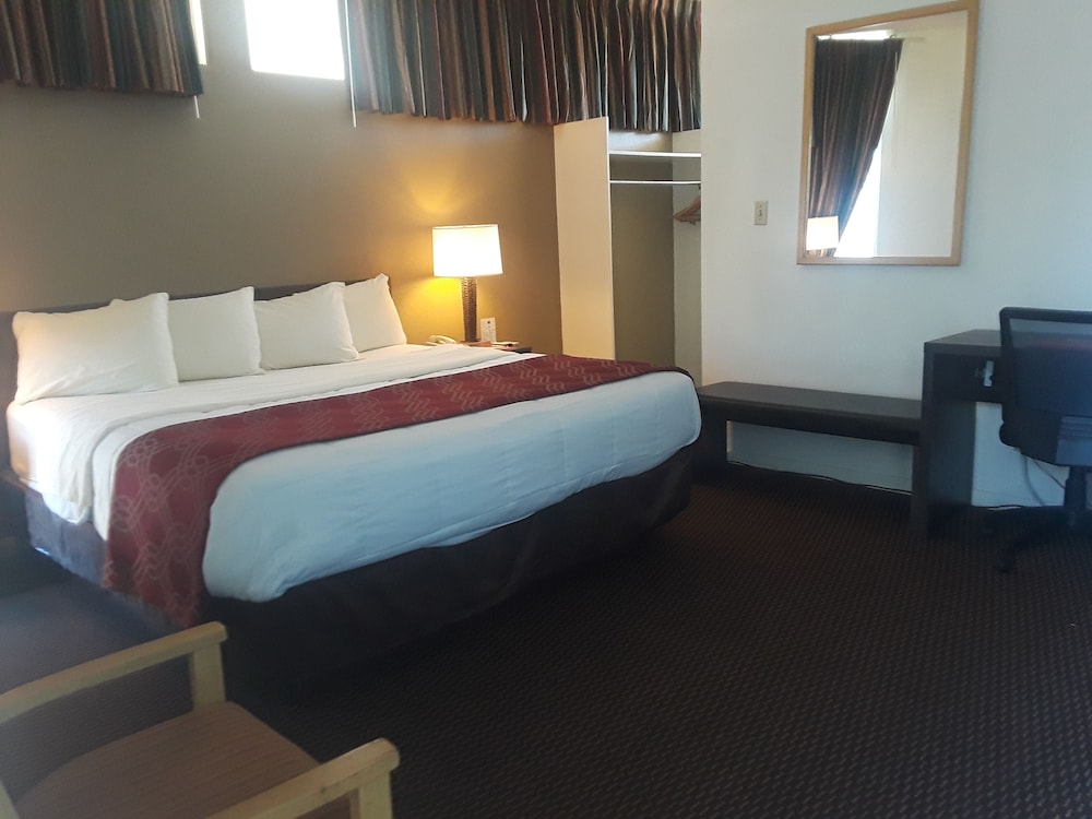 Standard Room, 1 King Bed, Non Smoking - Photo 1