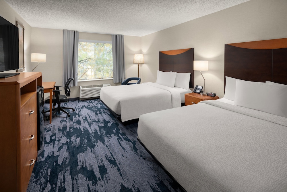 Room, 2 Queen Beds (Hearing Accessible) - Photo 1