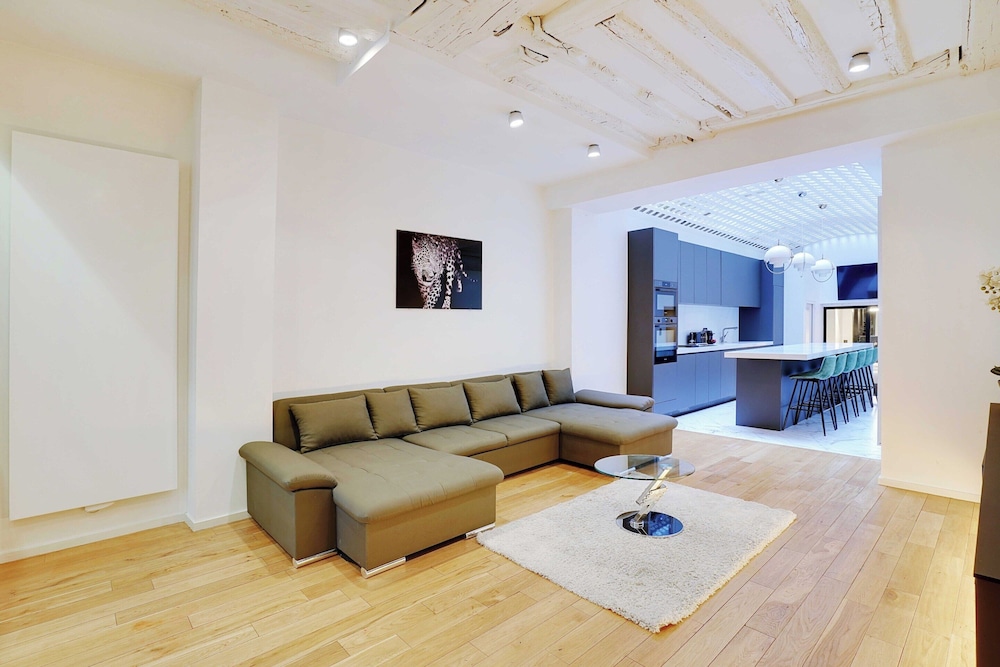 Apartment photo 1