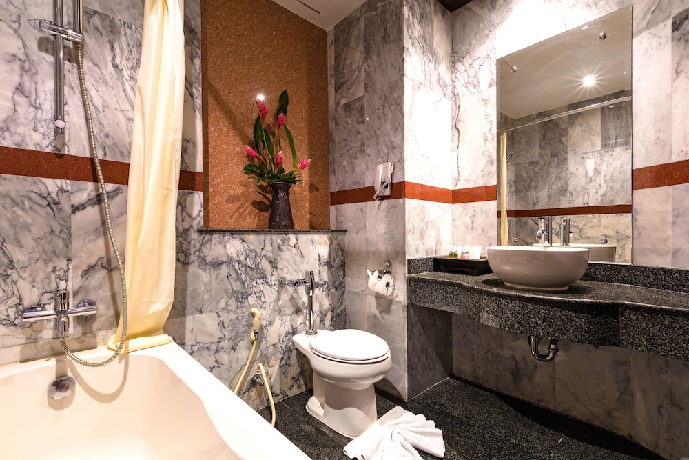 Deluxe Room - Photo 7