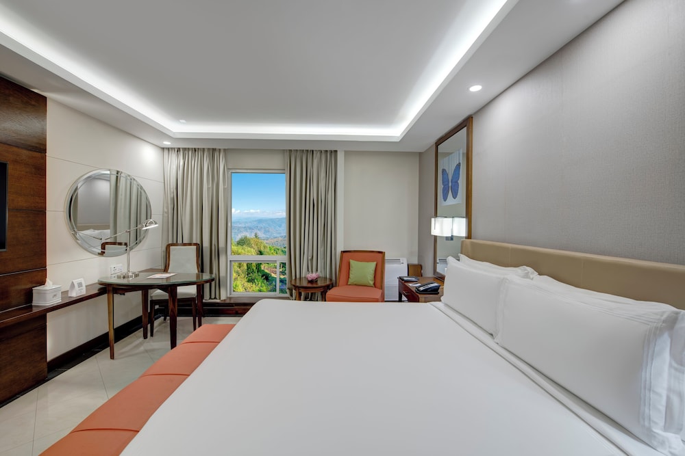 Deluxe Suite, 1 Bedroom, Private Bathroom, Garden View