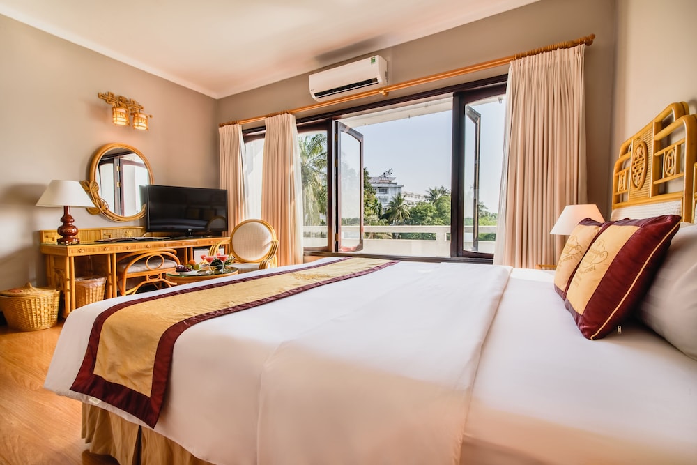 Deluxe Room, Garden View - Photo 5