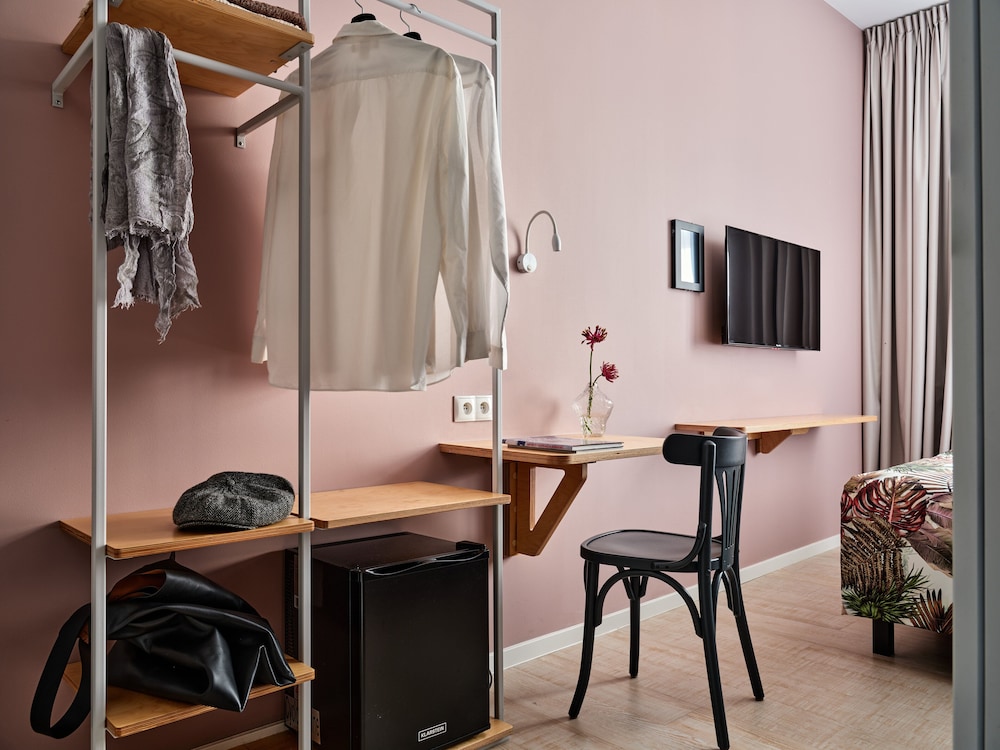 Standard Double Room - Photo 10