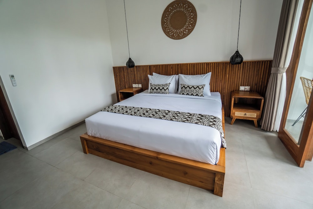 Superior Double Room, Balcony, Pool View