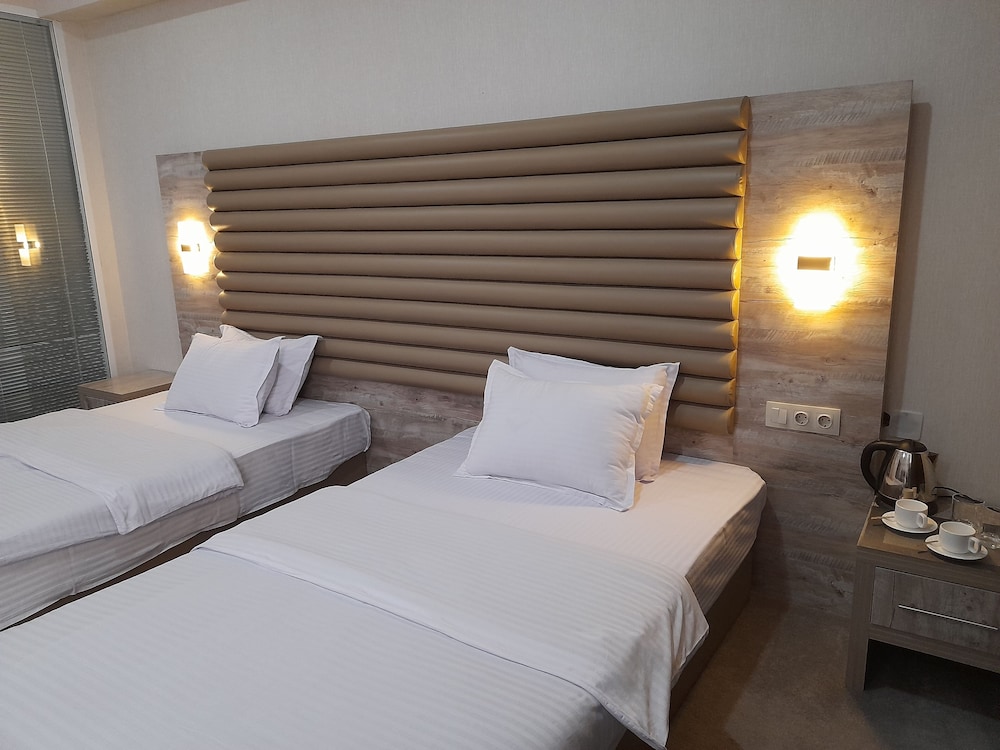 Standard Double or Twin Room photo 3