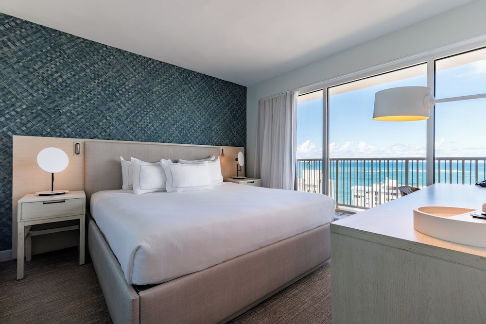 Suite, 1 Bedroom - Photo 1