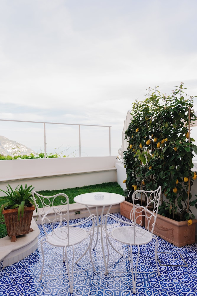 Deluxe Triple Room, 1 Bedroom, Sea View - Photo 14