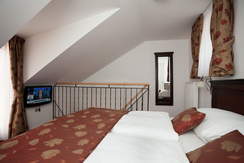 Deluxe Suite photo 2