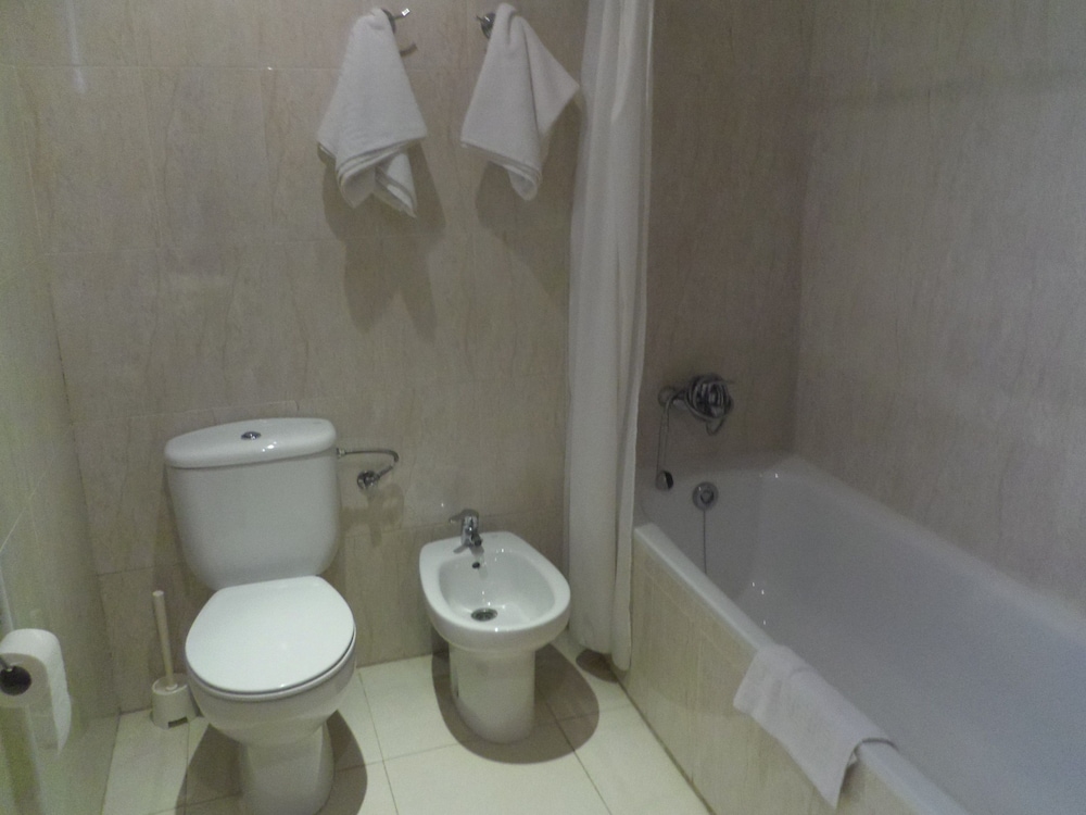 Standard Quadruple Room - Photo 3