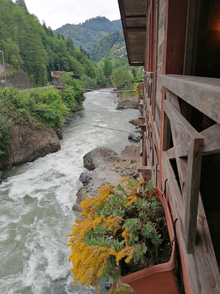 Family Room, Multiple Beds, Balcony, River View photo 2