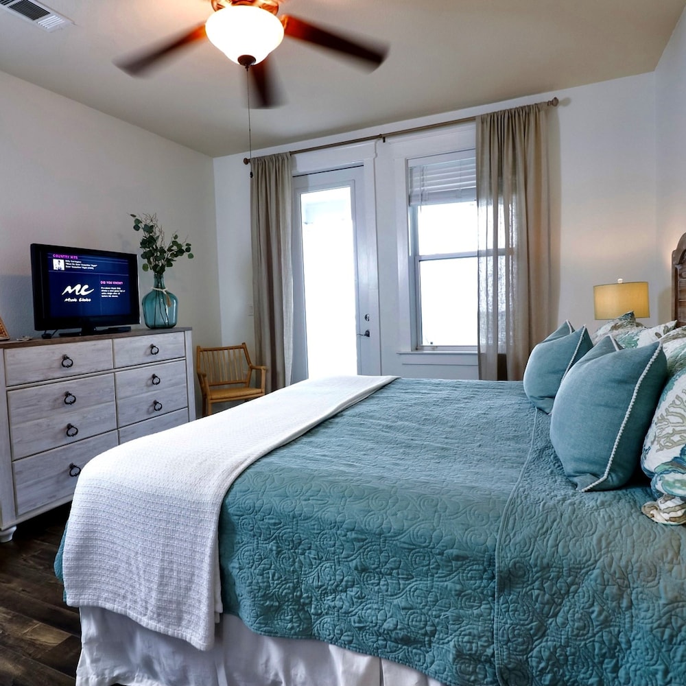 Resort Living on the Bay 2 bed 2 Bath Gorgeous Views Heated Infinity Pool Beach Access, Fotografia 30