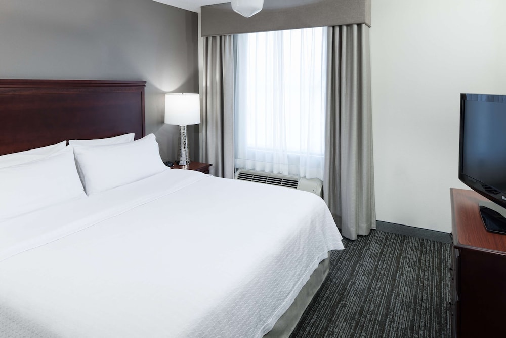 Studio, 1 King Bed, Accessible, Bathtub