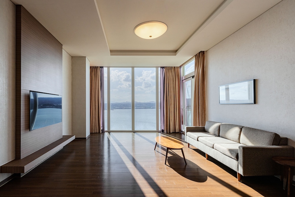Royal Suite(54PY) + Warm pool & Sauna for 6 + Kids Play Lounge - Photo 3