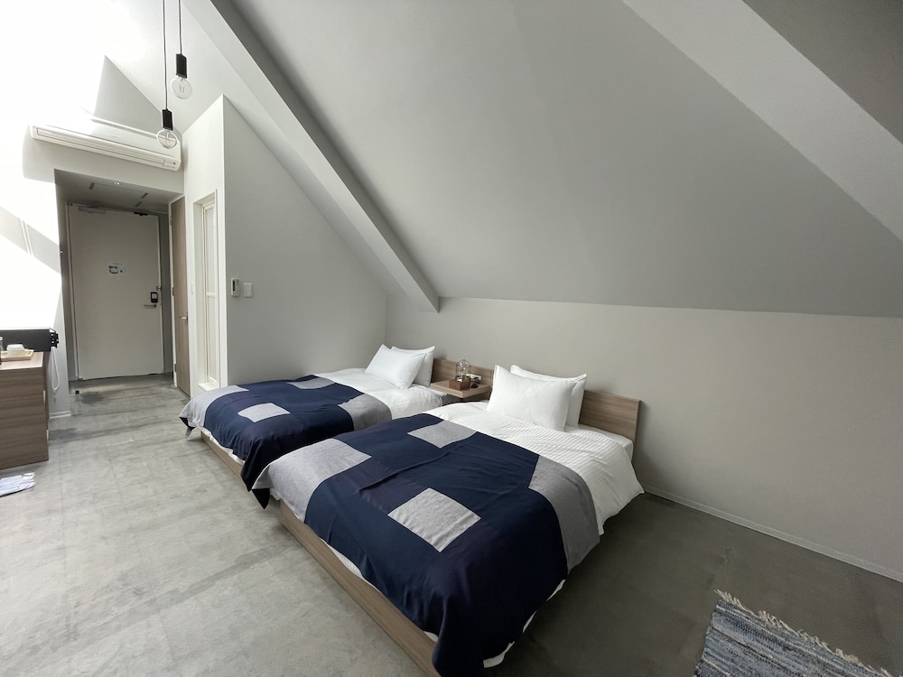 203 Penthouse Twin,only Shower (Non-smoking)