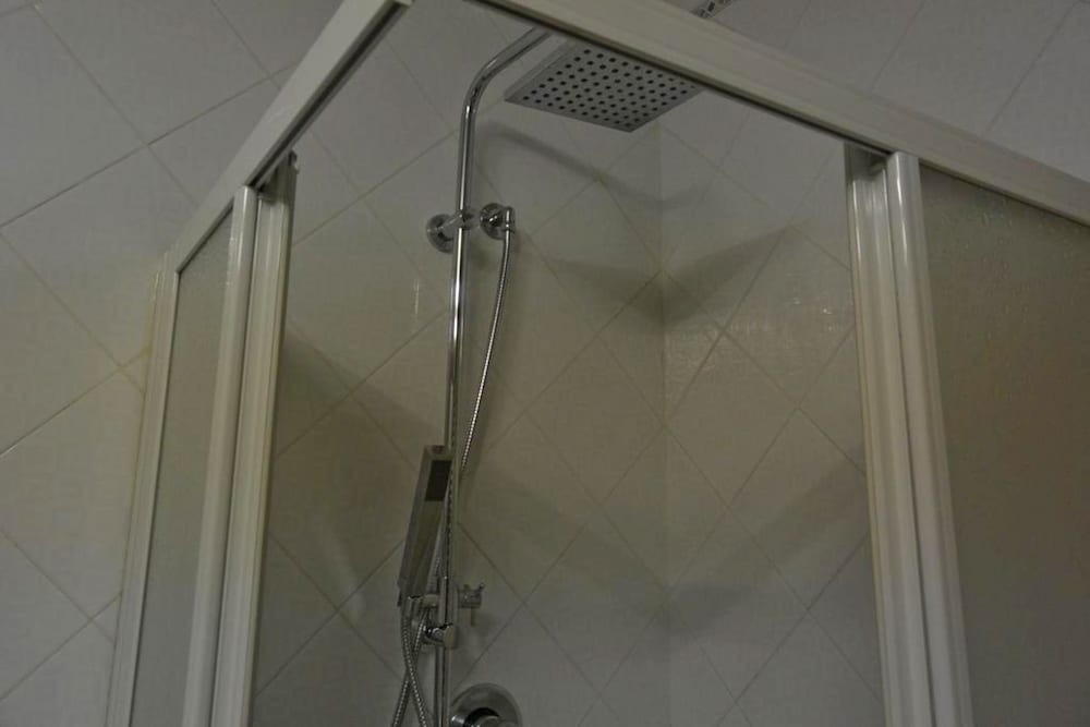 Double Room - Photo 17