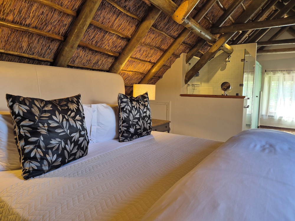 Manor House room 3