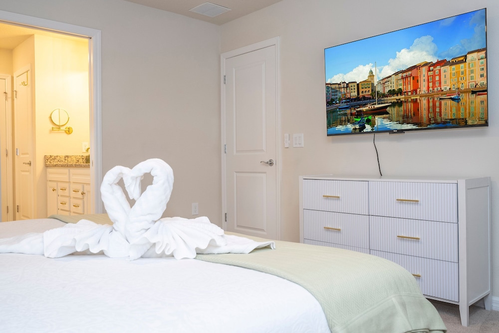 Stunning 5-bedroom Retreat in Windsor Island Resort, Photo 14