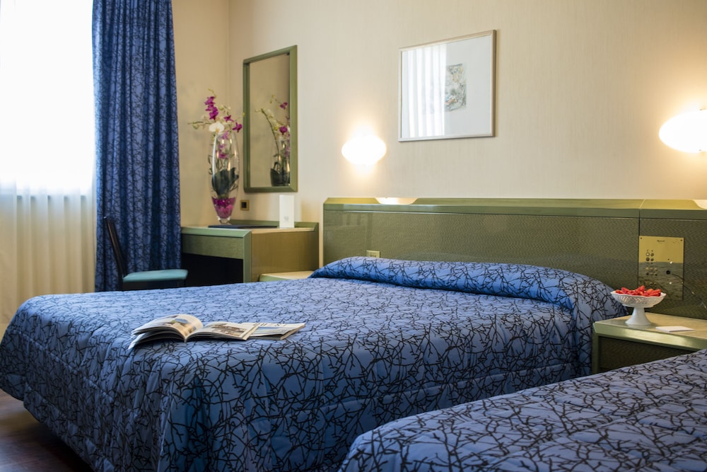 Standard Triple Room photo 3