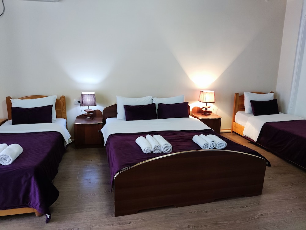 Exclusive Quadruple Room photo 2