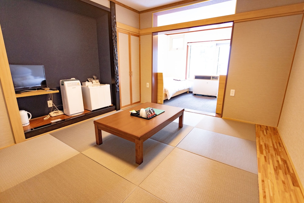 Japanese Western Style Room - Photo 5