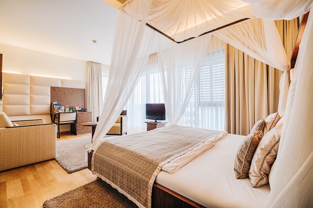 Junior Suite, Lake View photo 2