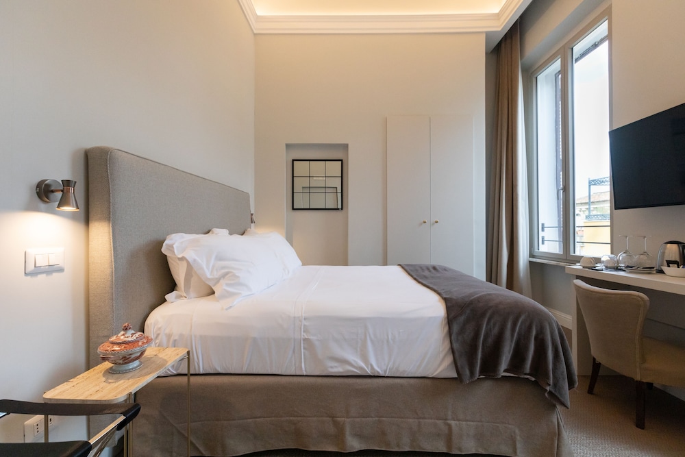Superior Room, 1 Queen Bed, Courtyard View photo 2