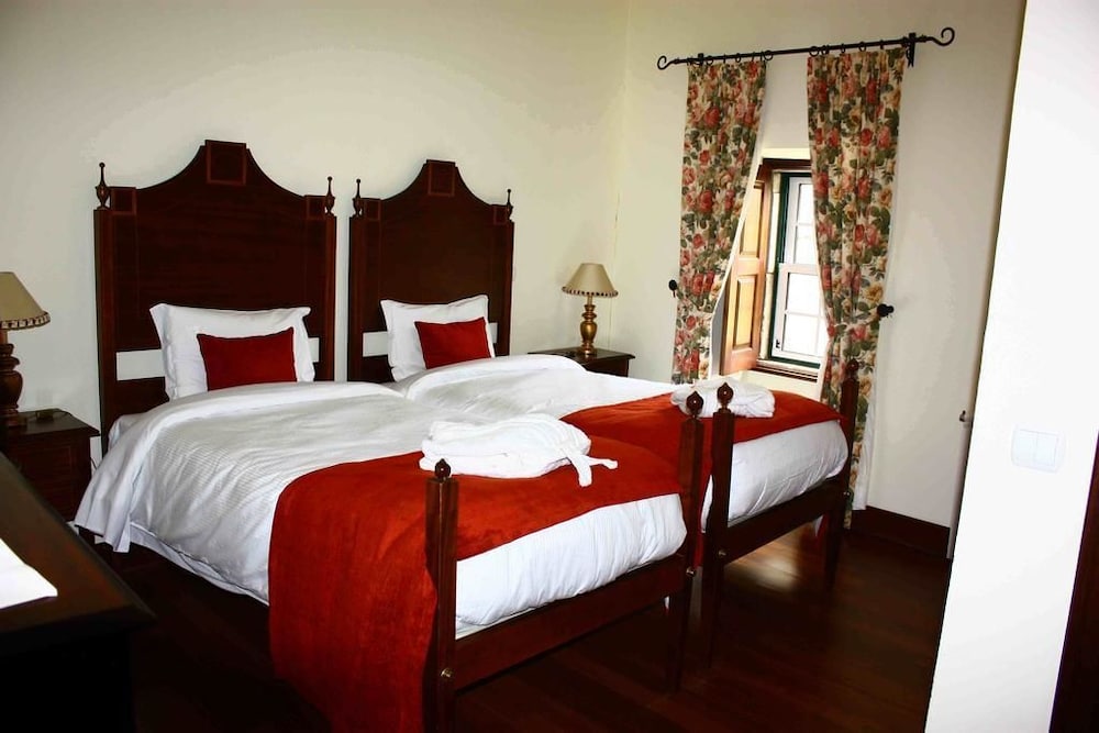 Twin Room with Extra Bed photo 2